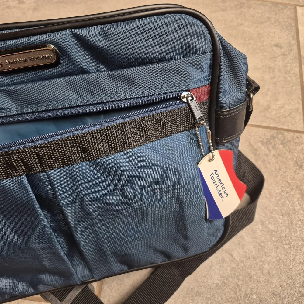 Vintage Y2K American Tourister Luggage TAG Crossbody‎ Travel Bag Nylon 2000s